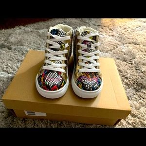 NWT Steve Madden kids Teagle Snakeskin sneaker